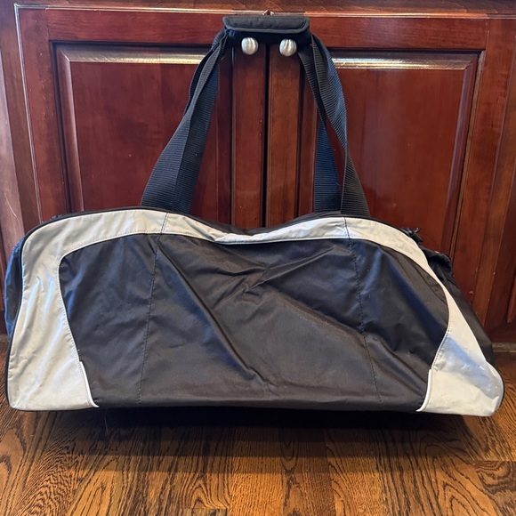 Extra large Nike duffle bag - Picture 2 of 5
